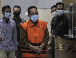 Hakim Nonaktif Itong Isnaeni Didakwa Terima Suap Rp 400 juta