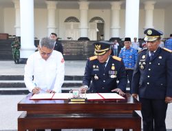 Tingkatkan SDM ASN, Bupati KSB Teken MoU dengan UTS