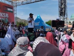Bela Palestina, Bupati Sumbawa Barat Berorasi Meneriakkan Yel Yel