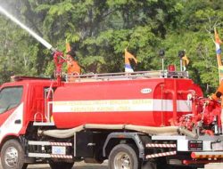 Secara Berkala, Petugas Damkar KSB Lakukan Simulasi