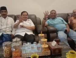 Pjs Bupati KSB Panggil Oknum Camat Berpose Empat Jari 