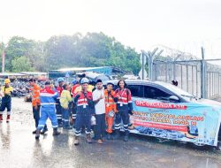 Ketua DPC Organda KSB Bagikan Takjil Gratis di Wilayah Maluk